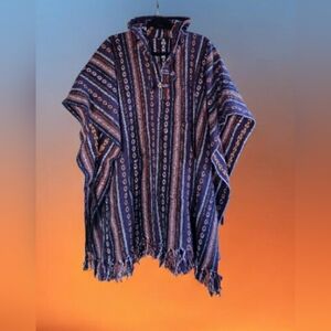 PERUVIAN ARTISAN WOOL BLEND MENS (UNISEX ) HIPPIE PONCHO W FRINGE EUC